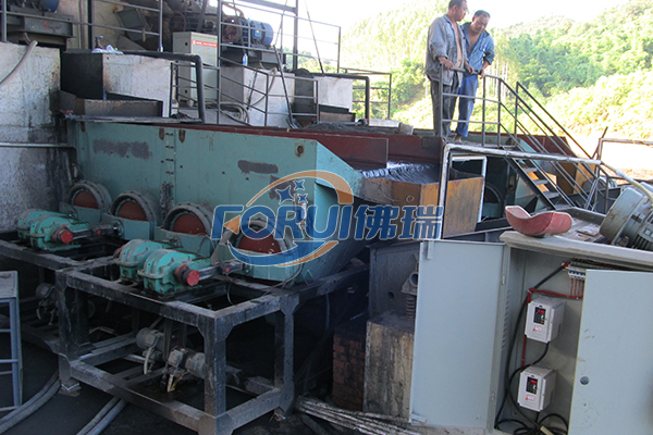 硫精砂洗選生產(chǎn)線工作現(xiàn)場(chǎng) 硫精砂洗選生產(chǎn)線工作現(xiàn)場(chǎng)